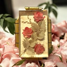 Spilla Antica In Lucite Con Composizione Floreale Anni ‘50