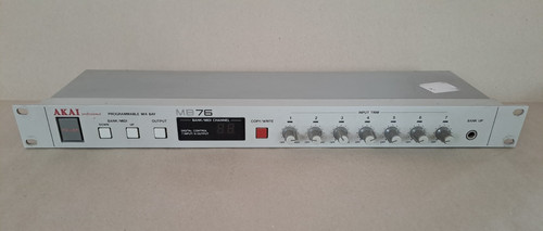 Akai professional mb76 mix - -,