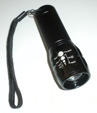 Powerful tactic zoom flashlight - Torcia allungabile potente tattica