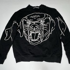 GIVENCHY Rottweiler Stencil