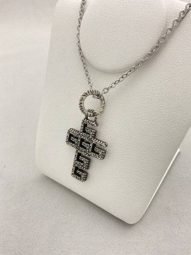 Gucci arabesque square cross - square,