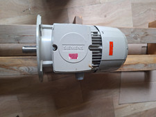 Motore Asincrono Trifase SIEMENS 3.0kW 1500RPM 220-240 380-420 440-480V FLANGIA