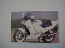 RITAGLIO DI GIORNALE 1989 MOTO HONDA VFR 750 F