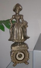 Statua Con Orologio Vintage