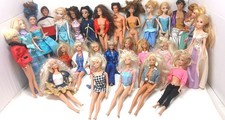 Lotto di 28 bambole