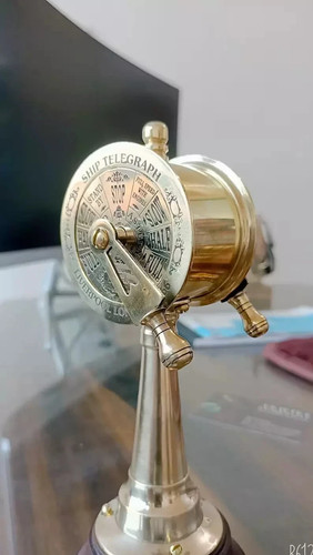 Antico telegrafo vintage - , in