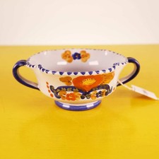 tazza con manici in ceramica