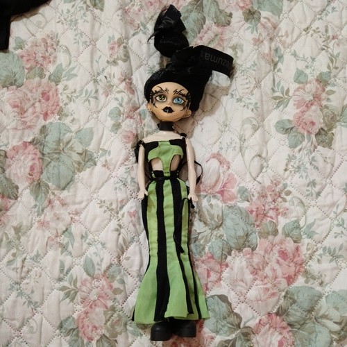Julia doom bleeding edge goths - doom,