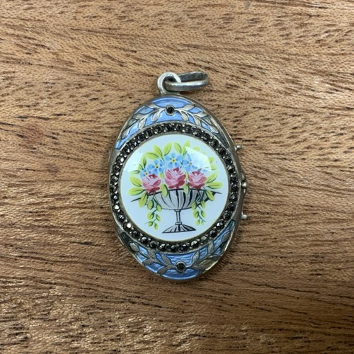 Très joli pendentif porte - pendentif,