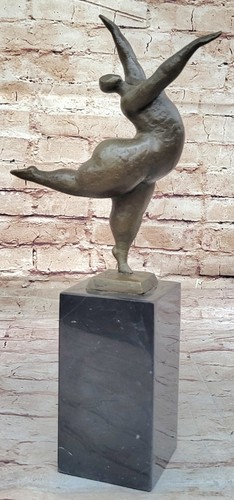 Scultura astratta femminile - astratta,