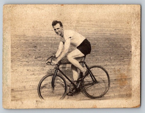 Antica foto ciclista pista