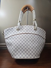 LOUIS VUITTON       Damier