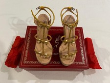 Sandali con zeppa gialla Rene