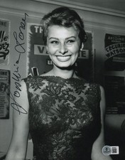 SOPHIA LOREN GORGEOUS SIGNED