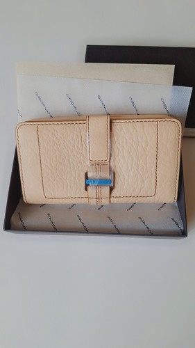 Nwb piquadro wallet - nwb, beige