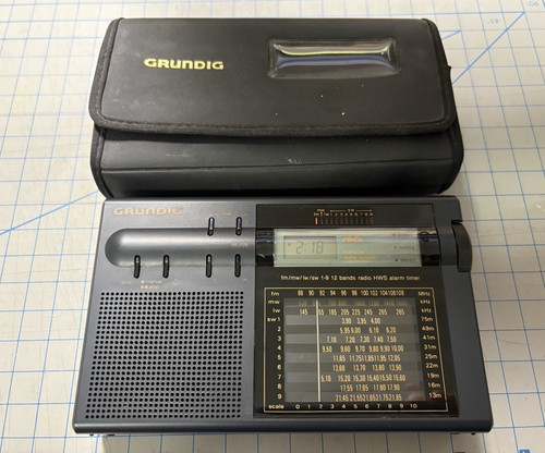 Grundig traveller iii radio - radio, a