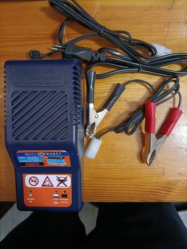 Carica batterie moto lampa - batterie,