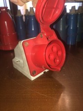 Schyller presa industriale femmina da parete 3P+T 380/415V 16A