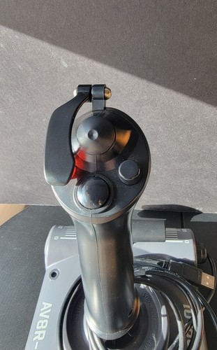 Saitek av8r flight stick - saitek,