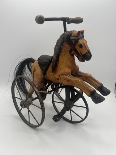 Triciclo cavallo primitivo