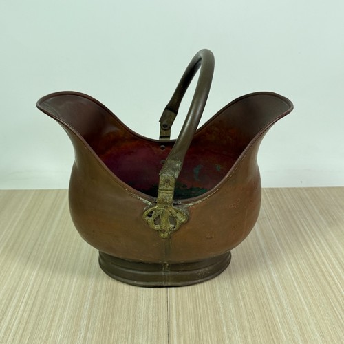Antico secchio camino - , a