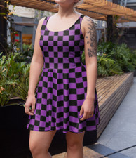 Viola Nero a Scacchi