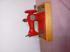 Macchina da cucire giocattolo anni 60 made in URSS