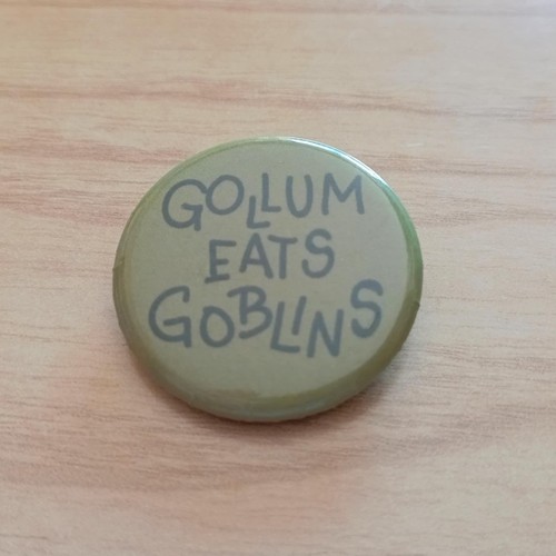 Gollum eats goblins spilla - gollum,