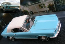 FORD Mustang convertible 1965 - diorama scala 1/43 James Bond 007 in vetrinetta