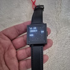 Qlocktwo Clone Cinturino Pelle Minimalista Uomo Orologio Digitale Display Parole 