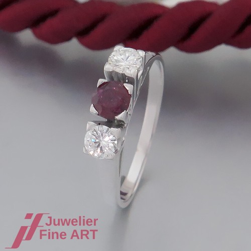 Anello con rubino - con, e
