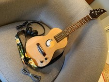 Ukulele da concerto elettrico