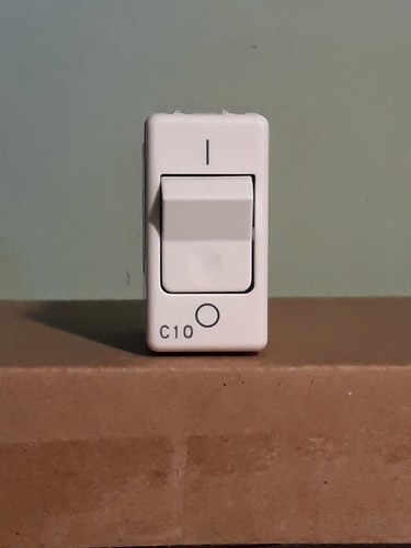 Interruttore automatico - interruttore,