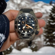 Raro orologio da uomo Girard-Perregaux Sea Hawk quadrante nero 44 mm 49960-19-631-FK6A