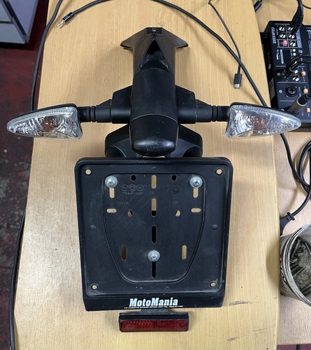 Portatarga frecce aprilia - +,