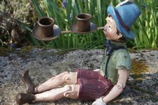 P24  FIGURINE STATUETTE