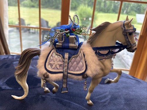 Breyer holiday horse - breyer,