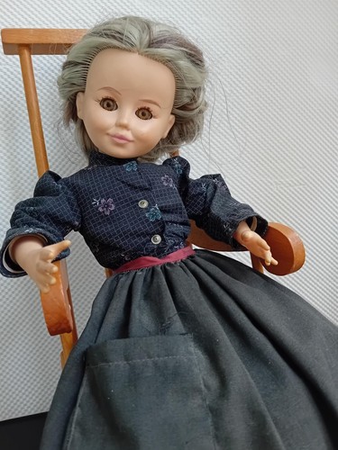 Nonna betta sul dondolo - sul,