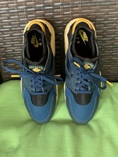 NIKE AIR HUARACHE PREMIUM