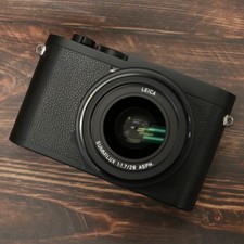 Leica Q2 fotocamera digitale