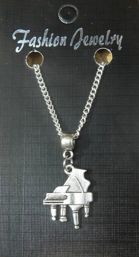Collana con ciondolo per