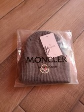 Cappello Moncler, Grigio