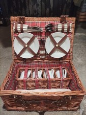 Cesto picnic in vimini vintage per 4 persone