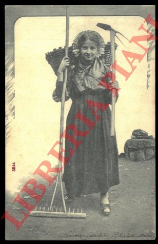Giovanissima rurale con - ,