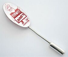 V526) Vintage Terwee pinda’s Peanuts tie lapel pin badge