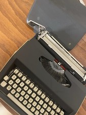 Macchina da scrivere Antares