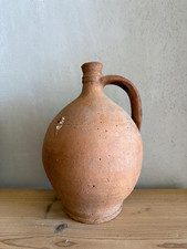 Antica brocca in terracotta