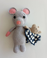 Topolino amigurumi fatto a mano, idea regalo, pupazzo, giocattolo, all'uncinetto