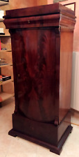 Mobile a colonna, anta curva,  in mogano e piuma di mogano  Biedermeier  1800