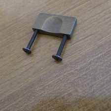 N° 1 VECCHIA PICCOLA MANIGLIA IN OTTONE PER MOBILI VARI -